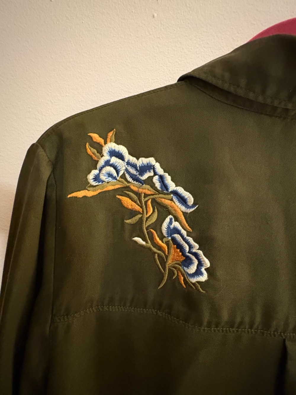 Chico’s Olive Green Embroidered Utility Jacket Size 1 (M) - Picture 4 of 5